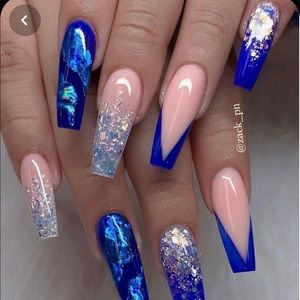 Meet your Posher, Carolina